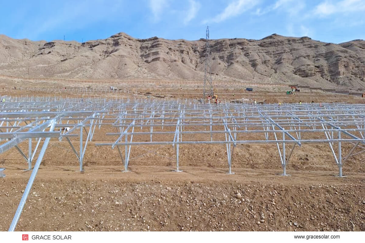 Grace-Solar-Universal-Mounting-System-Desert-Installation
